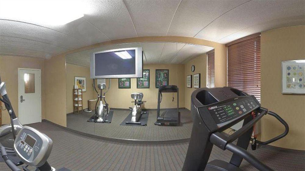 Holiday Inn Express Fairfax-Arlington Boulevard By Ihg Экстерьер фото