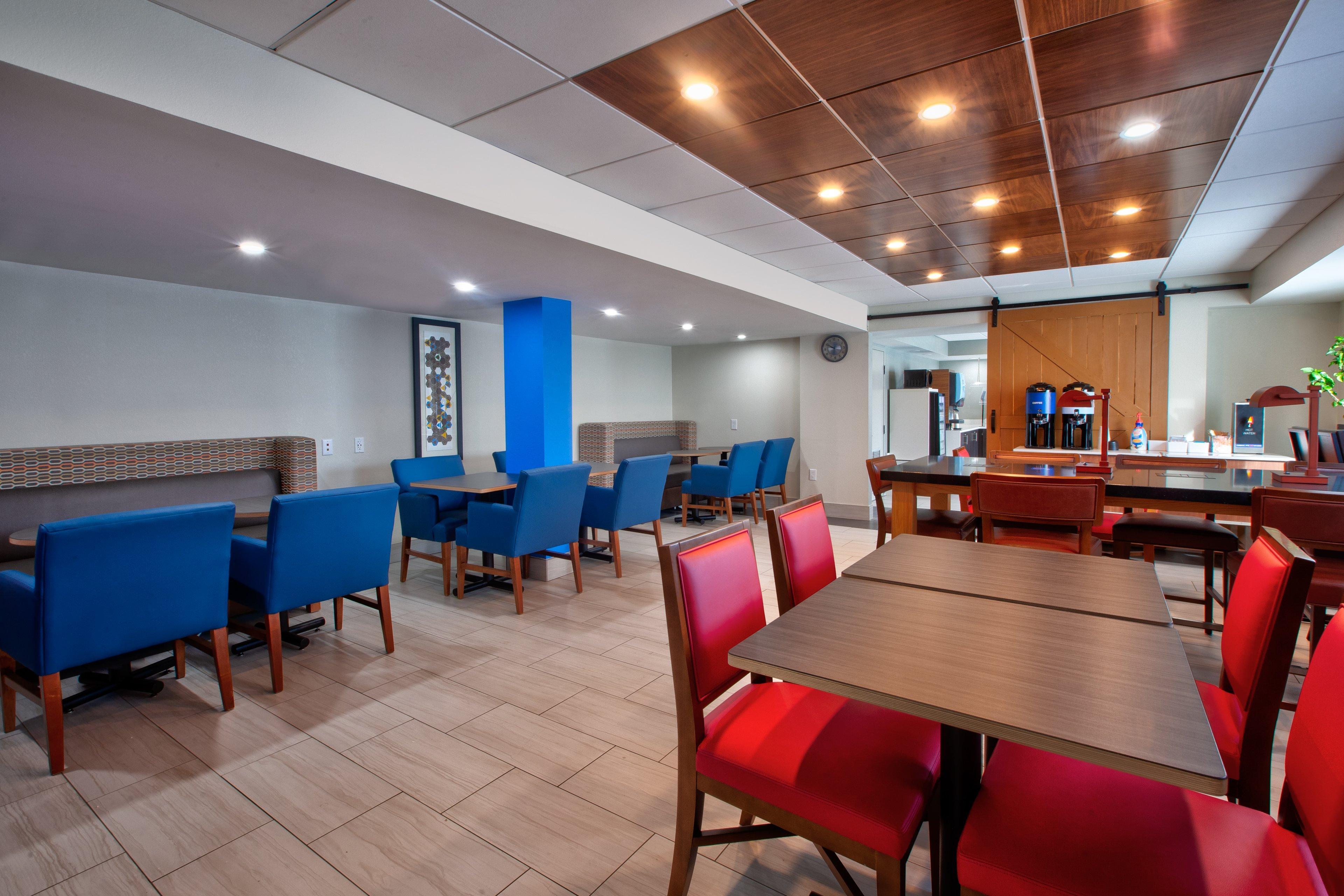Holiday Inn Express Fairfax-Arlington Boulevard By Ihg Экстерьер фото