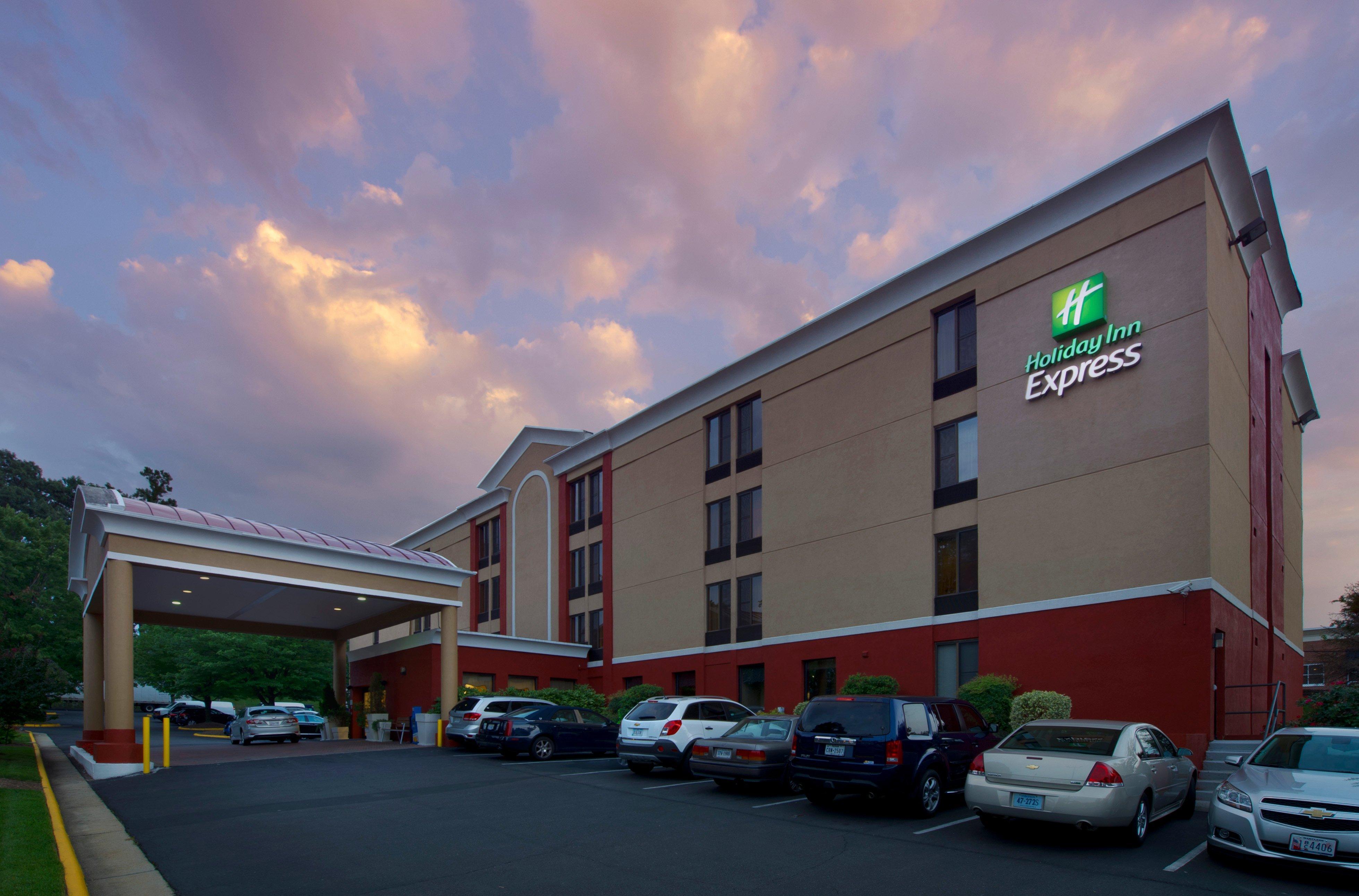 Holiday Inn Express Fairfax-Arlington Boulevard By Ihg Экстерьер фото